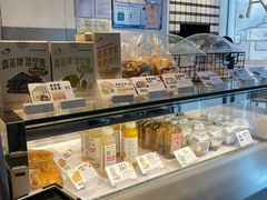 面包甜点陈列柜-喜茶(东莞汇一城店)