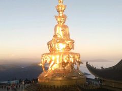 -峨嵋山金顶
