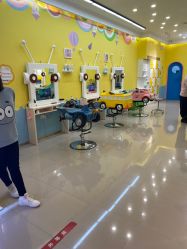 -爆米花儿童美发乐园