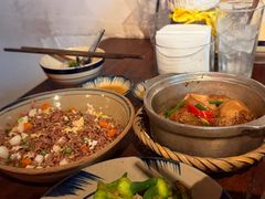 -Cuc Gach Quan Restaurant