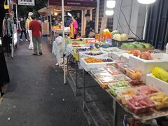 -吴山路夜市