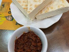 酱辣子锅盔-盛唐府乾州酸汤面