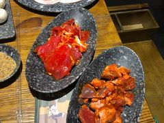 烤五花肉-喝丢一只鞋·东北烤肉·烧烤·铜火锅(童卫路店)