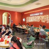 姜育恒演唱会前夕的避风塘觅食