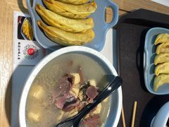 -老新隆牛肉锅贴(新街口店)