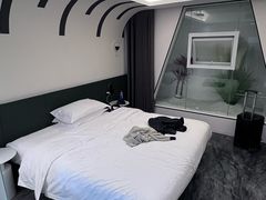 -成都ins星空塔酒店(春熙路天府广场店)