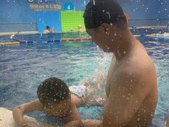 -龙格亲子游泳•水育早教运动中心