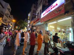-Bánh Mì Huynh Hoa