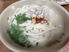 -亮亮面馆(经六路店)