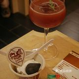 雨天里穿过漫画里行驶而来的蒸汽列车🚂咖啡屋