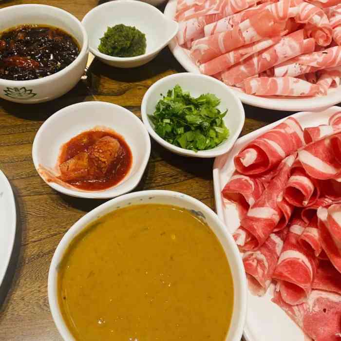 金鑫火锅(县西巷店)-"县西巷荷芳里紧邻肯德基南边,带老人逛完大.