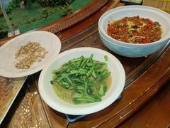 -园中园美食城