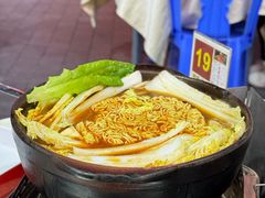 -猪三哥肥肠鸡川菜小炒