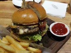 -LENBACH兰巴赫西餐啤酒坊(大连东港店)