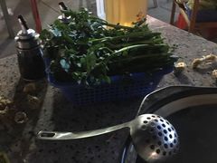 -吉品莞家·鲍鱼鸡煲(东莞店)