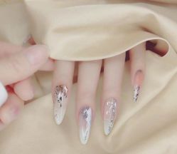 -苏彩·皮肤管理美甲美睫
