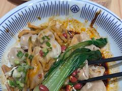 -遇见小面(东方宝泰店)