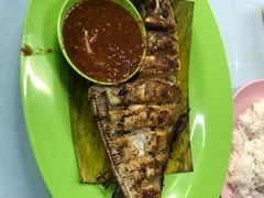 -明记烧鱼美味店