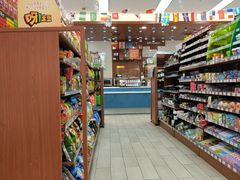 -全家便利店(天目山路三店)