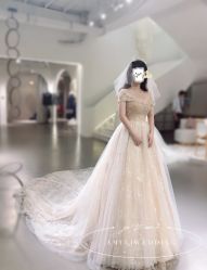 -艾米丽婚纱礼服