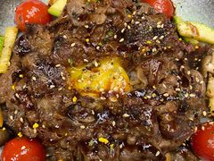 薄切牛肉拌蛋饭-野萃山·潮汕厚果汁(十亩地店)