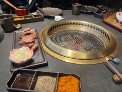 -铭牛烧肉·和牛海鲜自助(高新月牙湖店)