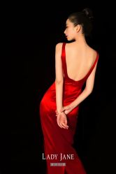 -Lady  Jane高端婚纱礼服馆