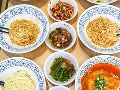 -李与白包子铺(桐梓林店)