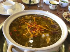 -杨记山珍鸡煲菌汤锅