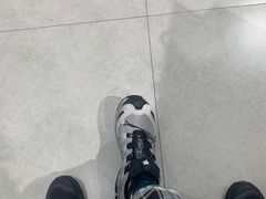 -SALOMON萨洛蒙(青岛海信店)