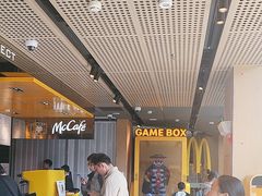 -麦当劳(中二横路店)