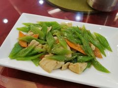 萵笋炒肉片-華僑飯店中餐厅