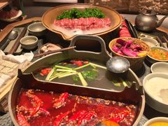 -三出山火锅(南京万象天地店)