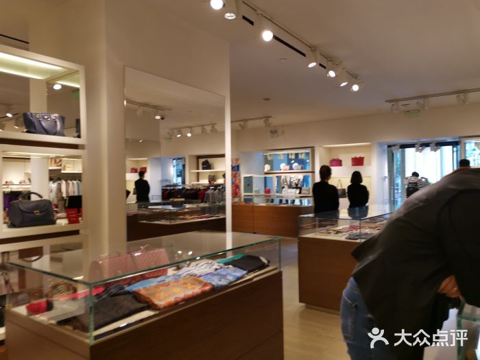 菲拉格慕(佛罗伦萨小镇奥莱店)图片