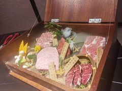 -山川小町·极番烧肉(新地假日广场店)
