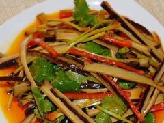 炝拌香干柳蒿-小土豆北方菜馆(方庄店)