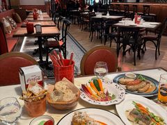 -弗兰克牛排西餐厅 Galla R By Ribone(上海首店)