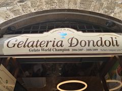 -Gelateria Dondoli