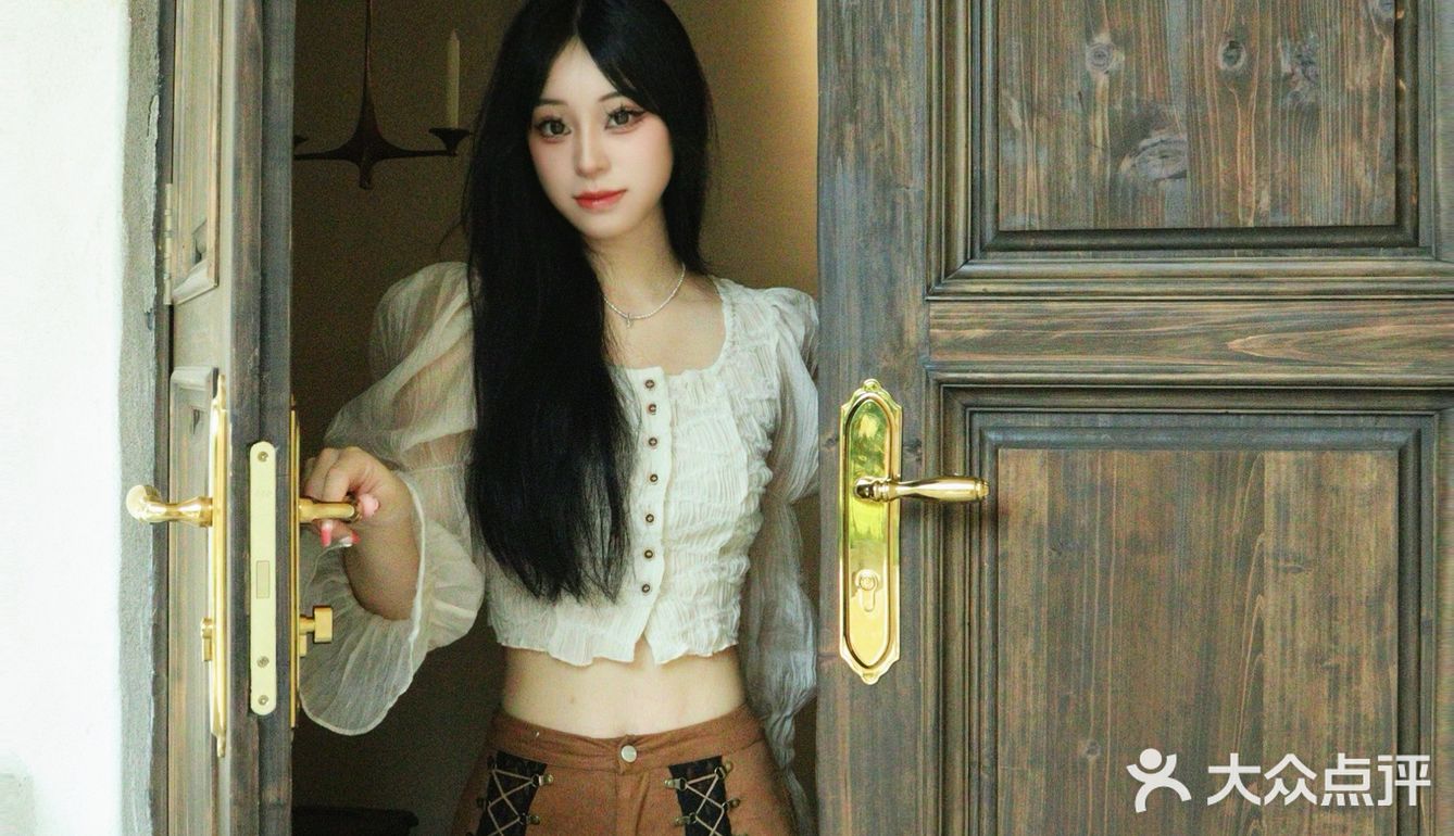 还没到迪士尼怎么就发现公主了🎀