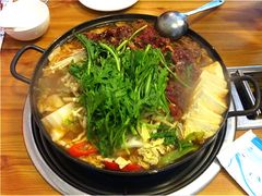 八爪鱼牛肉锅-东吉馆韩式餐厅(八经街总店)