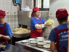 -镇南锅盖面馆(解放路店)