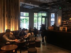 大堂-星巴克(北京三里屯SOHO一店)