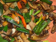 -云海肴·汽锅鸡·云南菜(天山百盛优客店)