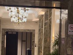 -万泊酒店(长沙五一广场国金中心店)