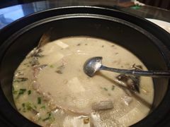 -土砂锅生态山庄·非遗砂锅雅鱼