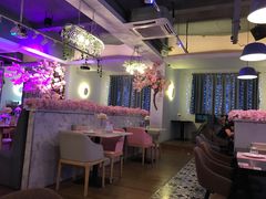 -樱花里音乐餐吧·牛扒椰子鸡(东圃店)