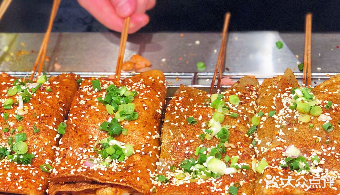 重庆探店超好吃升级豆干苕皮人气巨火爆60