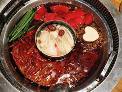 -城墙拐拐火锅(三峡广场黑金冠店)