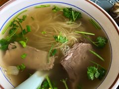 牛肉粉丝汤-鑫震源·苏式大虾生煎(山塘街店)