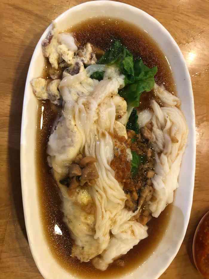 很喜欢潮汕肠粉的酱汁,而且份量大